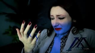 Violet Monroe se quiere masturbar muy rico