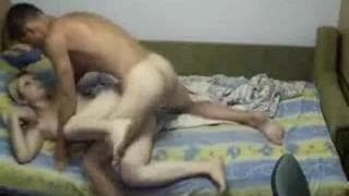 Un momento placentero en una escena amateur