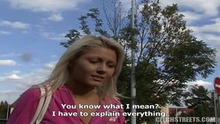 El viejo truco del modelaje para atraparla