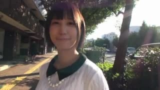 Una pareja asiática pasandola en grande