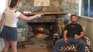 Chica tiene una orgía con otros tres tíos muy excitados