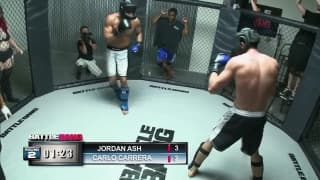 April Oneil follando en la jaula de boxeo