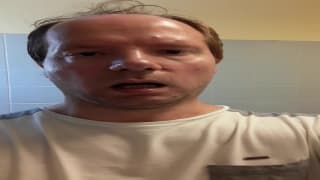 Una masturbación en el baño para correrse