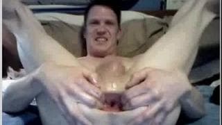 Aquí veremos a un tipo con el ano abierto