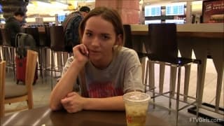 La vida cotidiana de una bella perra y cachonda La vida cotidiana de una bella perra y cachonda