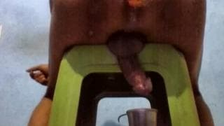 El interesante fetiche de un gay muy caliente