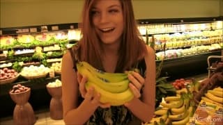 Dos mujeres desnudas con cuerpos bellos