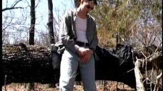 Derrick Windsor se hace la paja en el campo