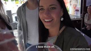 Ellas se dejan coger tras unos tragos