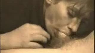 Parece querer tragarse esta polla completa