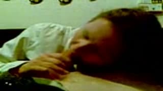 Mujer madura y sintiendo el placer en su boca