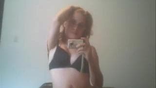 Le gusta quitarse el sostén y grabarse