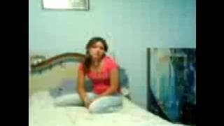 Sabrá complacer a esta joven de coño peludo