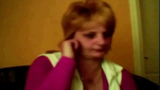 Una abuela traviesa se divierte en cámara