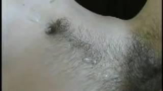 Jack masturbándose con los boxers puestos