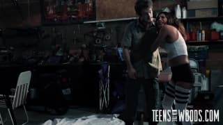 Jade Jantzen es brutalmente castigada Jade Jantzen es brutalmente castigada