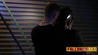 Este tipo duro no lo es tanto en realidad