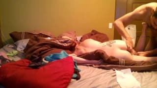Se folla a su pelrroja en casa sin parar Se folla a su pelrroja en casa sin parar
