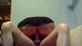 La morena debe ser bien lubricada al follar