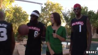 Dos zorras pervertidas echando un buen polvo delicioso y caliente