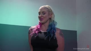 Leya Falcon se folla a Ariel X con un consolador Leya Falcon se folla a Ariel X con un consolador