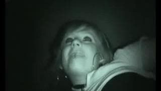 En la oscuridad ella folla mucho más rico