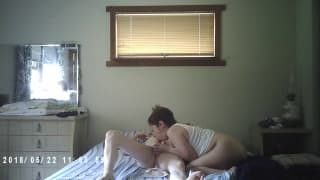 Se pone a chupar y no quiere despegarse de este pene