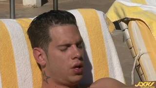 Danny Parker y Kevin Cavallie adoran chupar