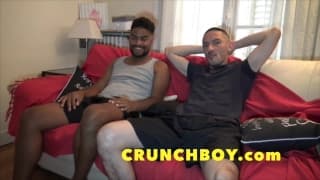 Interracial fabuloso entre dos amigos gay