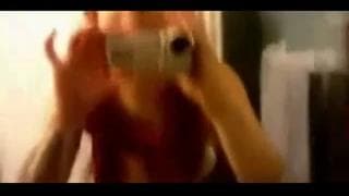 Una pelirorja y un negro en el baño Una pelirorja y un negro en el baño