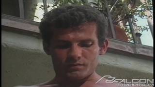 Lo sorprende follando con otro y le dará un castigo bien merecido