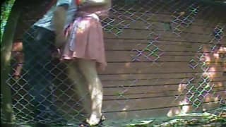 Escena de sexo amateur grabada al aire libre