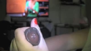 Él graba el momento de la paja con ella Él graba el momento de la paja con ella