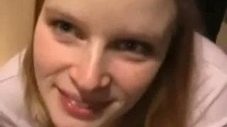 Rubia disfrutando del oral y masturbándose Rubia disfrutando del oral y masturbándose