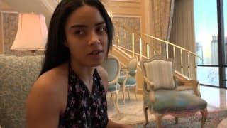 Qué simpática se ve follando desnuda