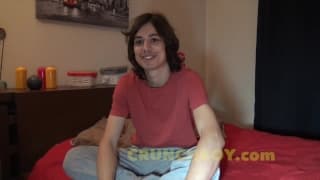 Convenciendo a un joven gay en un casting