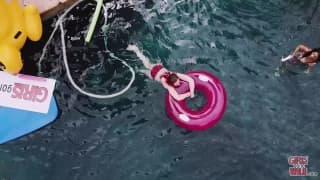 Lola y su amiga Lana en las rocas Lola y su amiga Lana en las rocas