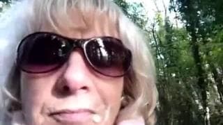 Durante un paseo sabatino al campo se follan