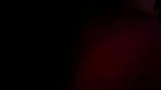 Morena que es filmada mientras chupa verga.