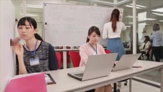 Asiáticas que adoran chupar pollas locamente