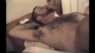 El tipo se excita con el fontanero que es gay El tipo se excita con el fontanero que es gay