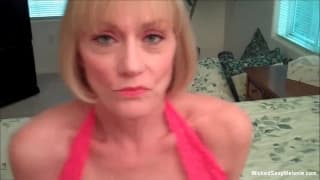Esta rubia GILF con tetas grandes es follada y sabe lo que queire Esta rubia GILF con tetas grandes es follada y sabe lo que queire