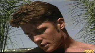 Cort Stevens con Daryl Brock y Kirk Jensen en la piscina Cort Stevens con Daryl Brock y Kirk Jensen en la piscina