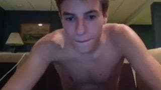 Joven de la secundaria se masturba para ti! Joven de la secundaria se masturba para ti!