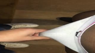 El tipo está listo para chupar la polla en la calle hoy