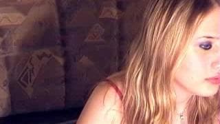 Qué sorpresa es encontrarse a una tranny masturbándose así Qué sorpresa es encontrarse a una tranny masturbándose así