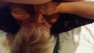 Paja en tetas grandes naturales y mamada.