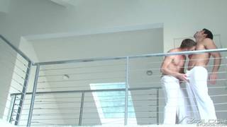 John Magnum complace a Brandon Lewis