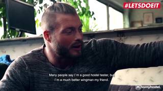 Ducha caliente para tres con Angel Wicky