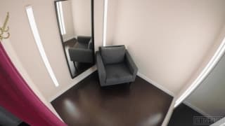 Se está masturbando muy rico en el camerino Se está masturbando muy rico en el camerino